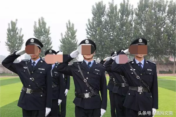 農村老漢想去兒子家養老,半夜聽去世7年的老伴說:兒子在我這呢