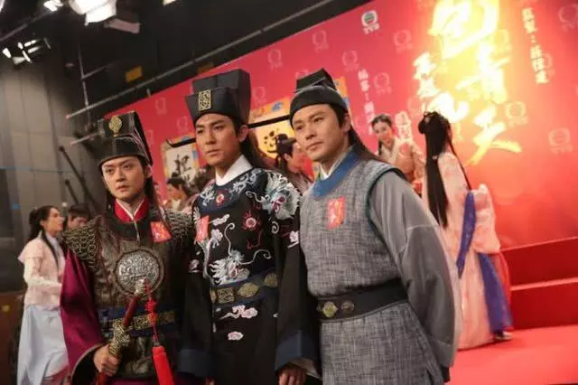 事實證明!空降來TVB就被力捧的狄龍兒子,最新港劇表現還是差勁~~~