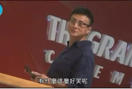 玉女掌門人獨愛風流才子,倪震耐心等人看電影,卻沒看到周慧敏!