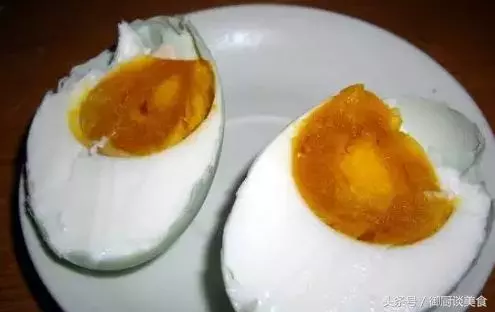 80歲奶奶醃制鹹蛋,味香流油的5個絕招,不收藏可就吃大虧了
