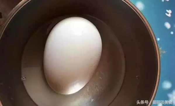 80歲奶奶醃制鹹蛋,味香流油的5個絕招,不收藏可就吃大虧了