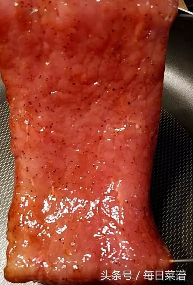 豬肉最好吃的做法拍一拍,煎一煎,軟嫩鮮香,孩子一次能吃一大塊
