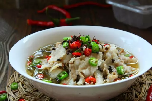 這道五花肉被譽為「飯遭殃」,吃的人停不下筷子,又香又嫩,一點都不膩!