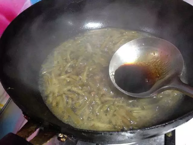 這道五花肉被譽為「飯遭殃」,吃的人停不下筷子,又香又嫩,一點都不膩!