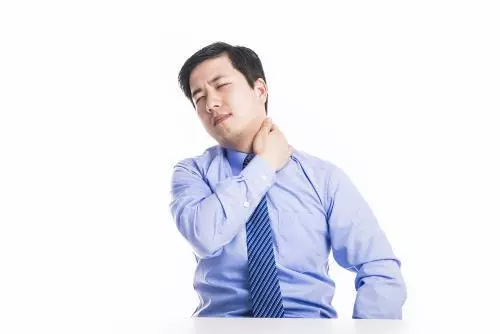 頸椎病為何越治越嚴重,這3大禁忌,6大危害,必須牢記於心!