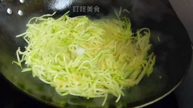 這道十分常見的家常菜,卻是補鈣王,香鮮下飯,小孩吃了身高蹭蹭長,還增強免疫力
