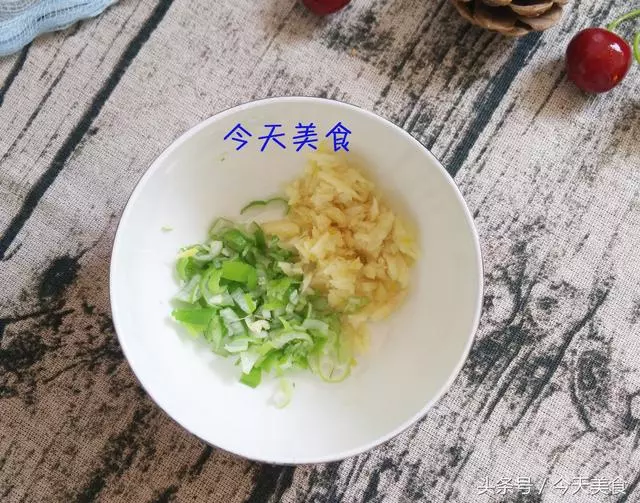 金針菇這麼做,鮮美爽口的下飯菜,做法特簡單,還可抗過敏!春天一定要多吃!