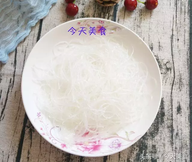 金針菇這麼做,鮮美爽口的下飯菜,做法特簡單,還可抗過敏!春天一定要多吃!