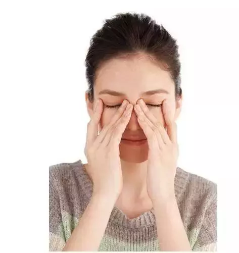 長期吸菸的人,能完成這5個動作,說明你的肺很健康