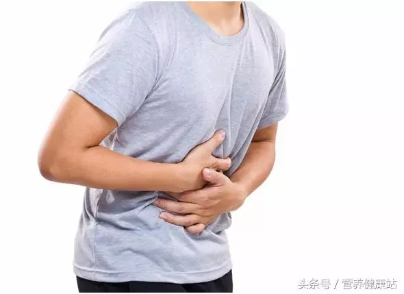 上火的人老得快?3個穴位,每天按1按,清熱降火,延緩衰老!