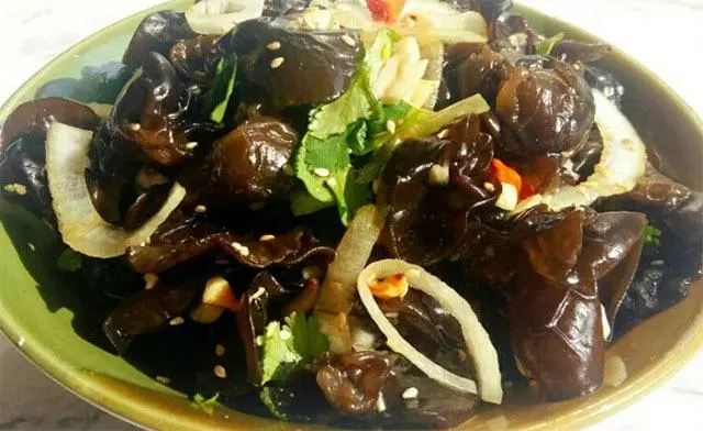 吃飯時3個習慣,讓血管堆滿垃圾,常吃3道菜,給血管「洗洗澡」