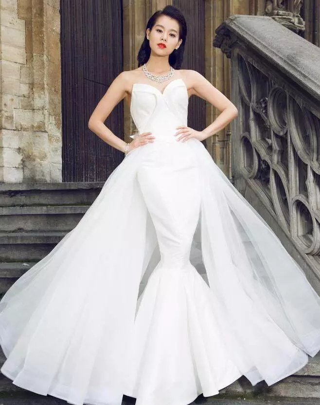胡杏兒在昨晚突然宣布,正式退股2015年她有份投資的自家品牌婚紗店!