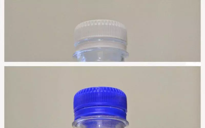 新加坡和大馬,礦泉水瓶蓋的顏色大有講究,怪不得價錢不一樣 -