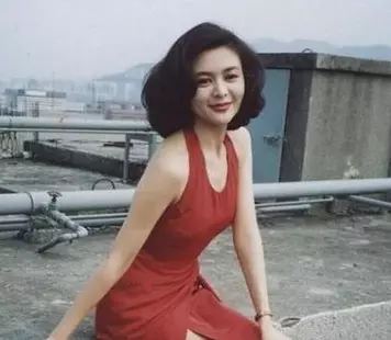 關之琳為錢與億萬富豪劉鑾雄交往?豪門夢碎,還帶上人生污點,被問恨他嗎,關之琳說了4個字讓人唏噓不已!