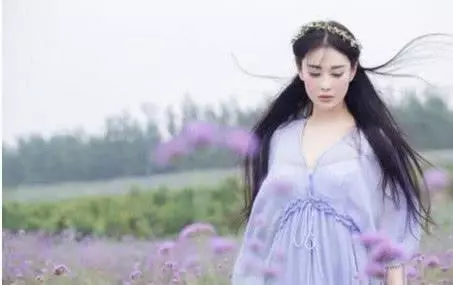 吳卓羲對張馨予舊情難忘?聽聞張馨予要嫁人,12字回應醋意濃!
