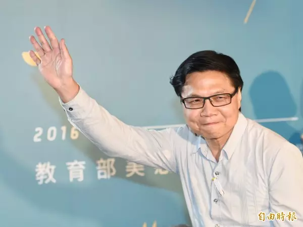 昨與台大生見面被轟 教長葉俊榮今早回應…