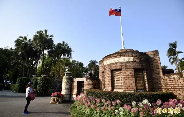 昨與台大生見面被轟 教長葉俊榮今早回應…