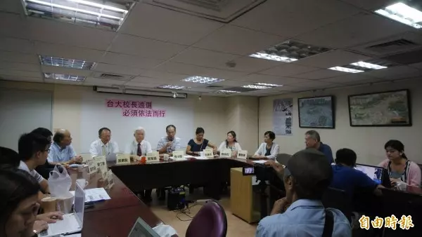 昨與台大生見面被轟 教長葉俊榮今早回應…