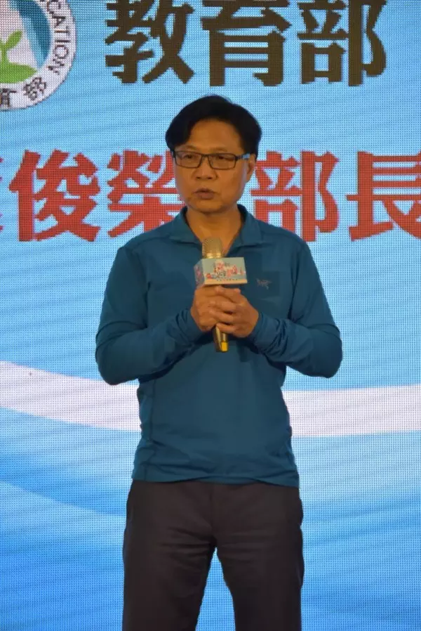 昨與台大生見面被轟 教長葉俊榮今早回應…