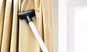 窗簾髒了不用拆,也不用機洗,教你一妙招,2分鐘快速清洗窗簾、沙發 - 讀讀