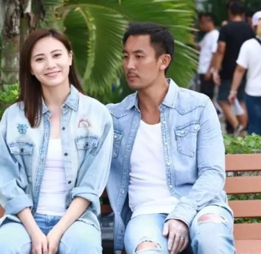 靠影帝父親幫助下入TVB即當男一?私底下他很愛老婆和子女~~~
