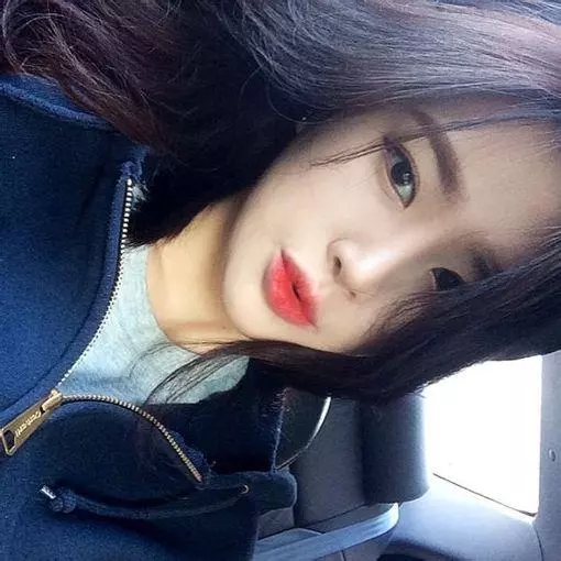 離婚後帶女兒給前婆婆拜年,走時她塞給女兒一紅包,打開潸然淚下