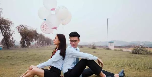 懷孕後准婆婆拒給彩禮,還讓我家辦婚禮,我爸說沒10萬孩子我家養