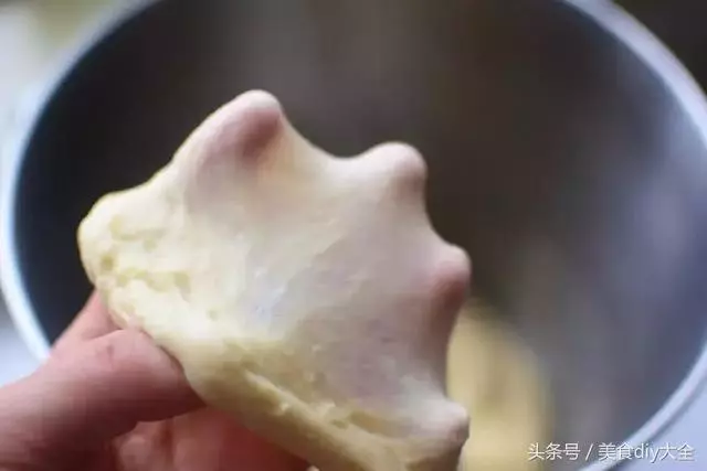吐司裡面加了這東西,超級拉絲綿軟,不僅廢物利用而且營養更豐富 -