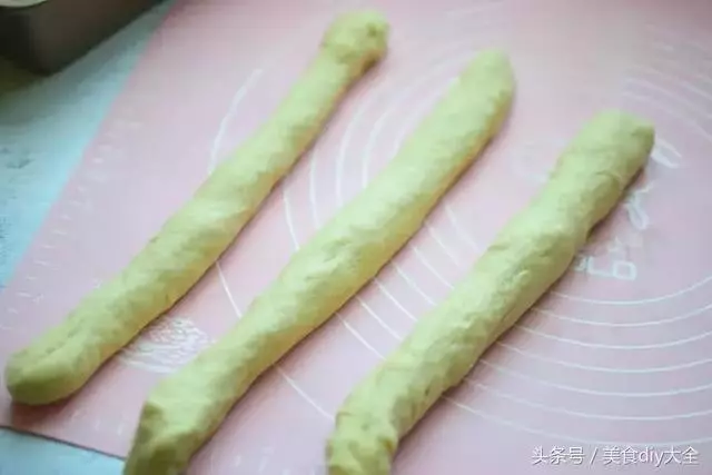 吐司裡面加了這東西,超級拉絲綿軟,不僅廢物利用而且營養更豐富 -