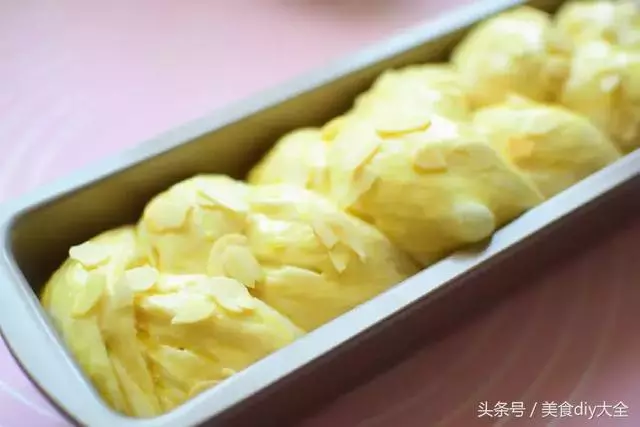 吐司裡面加了這東西,超級拉絲綿軟,不僅廢物利用而且營養更豐富 -