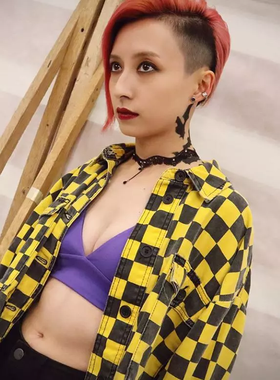 港版小丑女?"純情乖乖女"龔嘉欣大突破!剃頭+煙燻妝look超殺!(內有多圖)