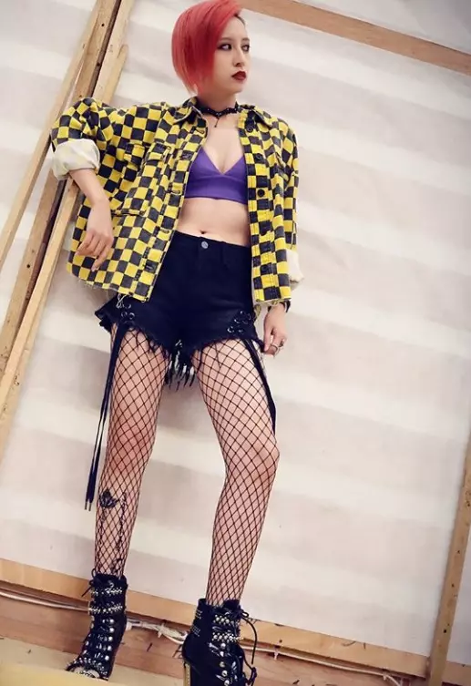 港版小丑女?"純情乖乖女"龔嘉欣大突破!剃頭+煙燻妝look超殺!(內有多圖)
