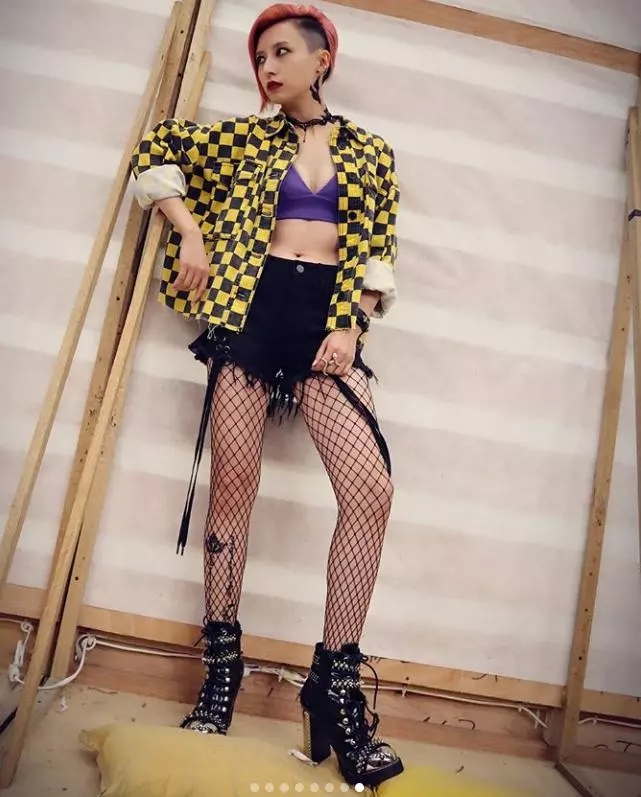 港版小丑女?"純情乖乖女"龔嘉欣大突破!剃頭+煙燻妝look超殺!(內有多圖)
