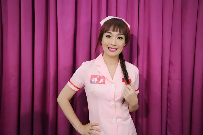 港版小丑女?"純情乖乖女"龔嘉欣大突破!剃頭+煙燻妝look超殺!(內有多圖)