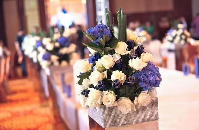 我結婚時婆家沒出彩禮,小姑子出嫁當晚,婆婆的做法讓我感動落淚