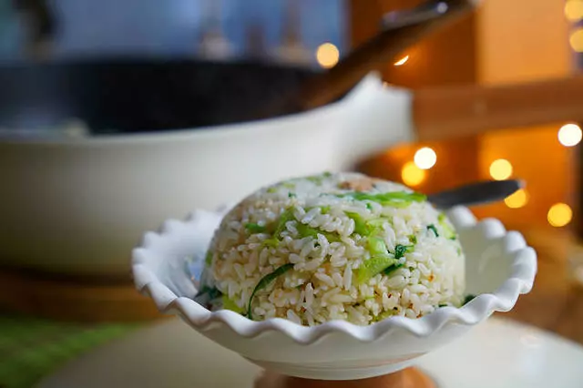 芥菜腊味炒飯,菜與飯綠與白,香嫩又鮮鮮~