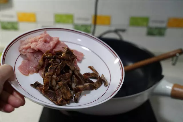 芥菜腊味炒飯,菜與飯綠與白,香嫩又鮮鮮~