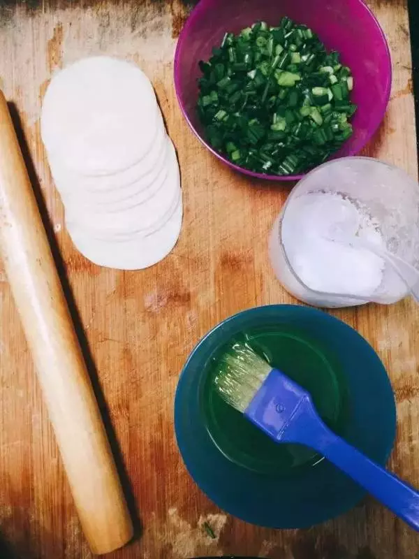 包餃子剩下的餃子皮怎麼辦?寶叔教你巧用餃子皮十分鐘做出美味!