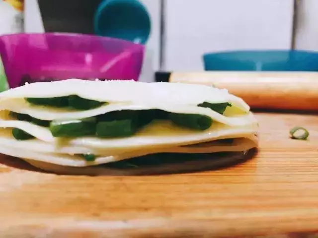 包餃子剩下的餃子皮怎麼辦?寶叔教你巧用餃子皮十分鐘做出美味!