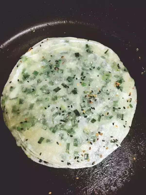包餃子剩下的餃子皮怎麼辦?寶叔教你巧用餃子皮十分鐘做出美味!