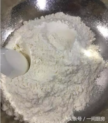 麵粉加點白糖,換種新吃法,外酥內軟裡甜香,大人小孩都喜歡!