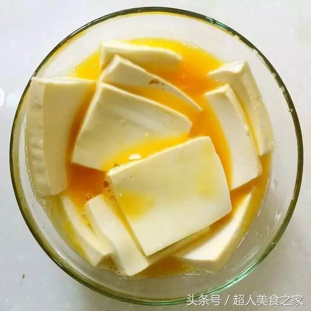 2個雞蛋,一塊豆腐,已經超越了大魚大肉,一般人不會做