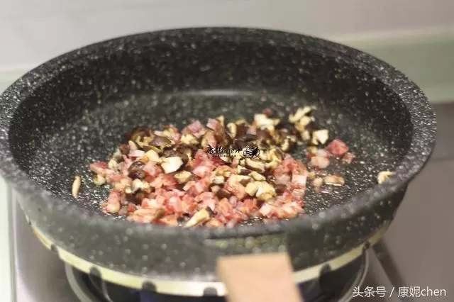 早餐端出這盤,老公孩子搶著吃,都是太好吃的錯,做法實在太簡單