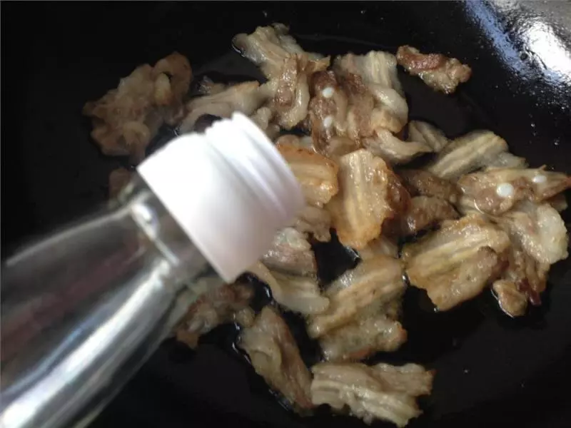 五花肉和它一起炒特別香,不油不膩,5分鐘就做好,有它家人都多吃2碗飯!