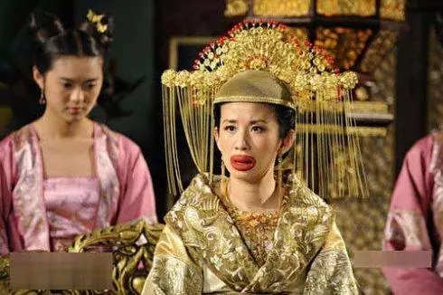 女星扮丑照,趙麗穎太銷魂,唯有她放不下包袱,乞丐比女主還美!