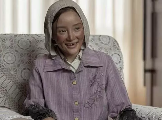 女星扮丑照,趙麗穎太銷魂,唯有她放不下包袱,乞丐比女主還美!