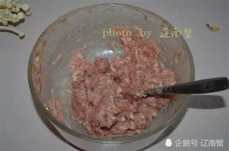 白菜和肉餡這麼做,比餃子好吃幾十倍!清新爽口超鮮美!全家搶著吃!