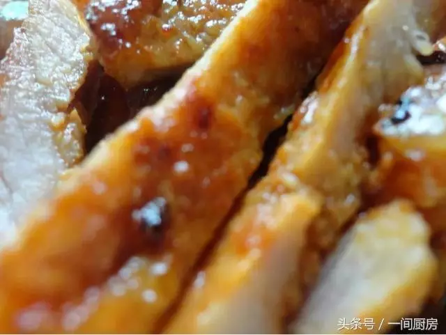 教你一個豬肉超好吃的做法,吃起來鮮嫩多汁,比奧爾良雞翅都好吃
