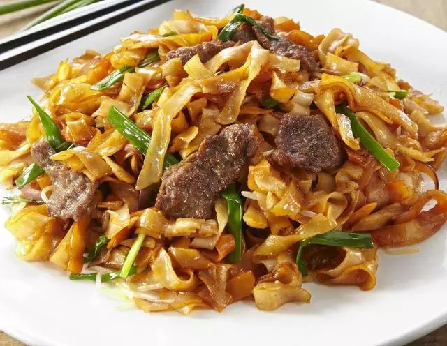 炒粉、炒麵、炒飯怎麼炒好吃?大廚教你幾個小技巧,學會了再也不用去飯店吃!