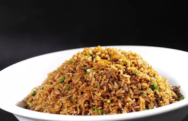 炒粉、炒麵、炒飯怎麼炒好吃?大廚教你幾個小技巧,學會了再也不用去飯店吃!